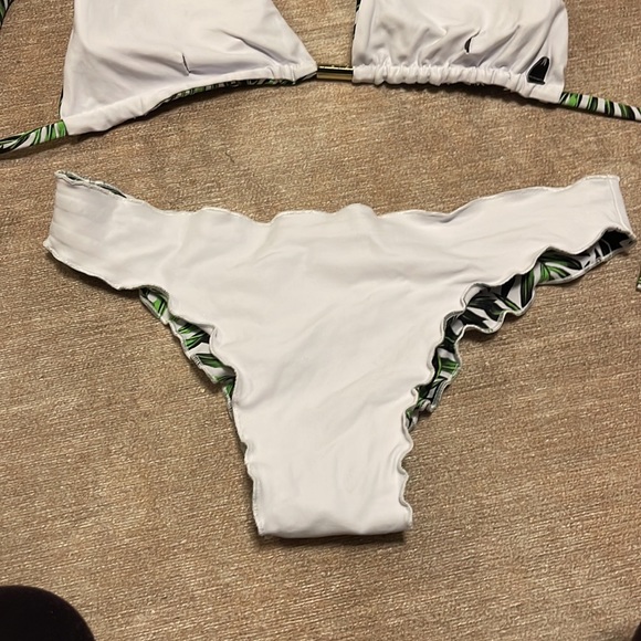 Zoew White Thong Bottom and Triangular Top Tropical Palm Print. Never worn! - Picture 9 of 14